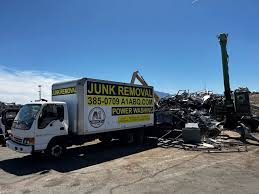 Best Yard Waste Removal  in Glendale, WI